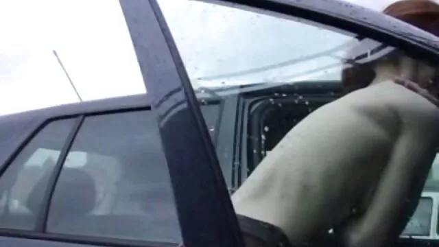 XXX pas d'inscription  Natasha n'est pas timide pour film porno gratuit pour adulte jouer sans pantalon dans la rue