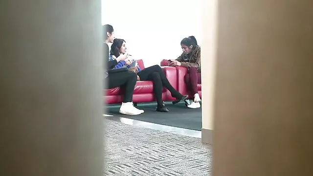 XXX pas d'inscription  Blonde en costume de femme de ménage video sixe gratuit mange la bite