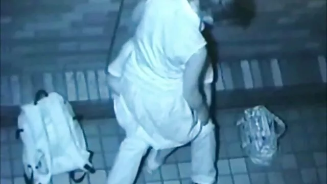 XXX pas d'inscription  Fille lèche les talons et les orteils pour video potno gratuit son ami