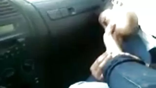 XXX pas d'inscription  Au video de sexr lieu de cela, il a enlevé ses vêtements et les a emmenés dans la cuisine